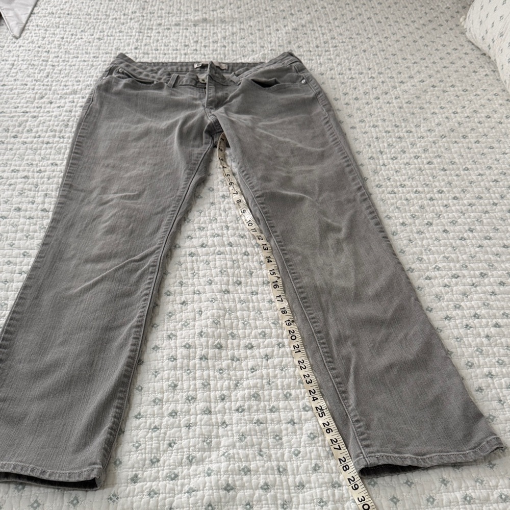 Women’s Bold Curve Levi’s straight jeans